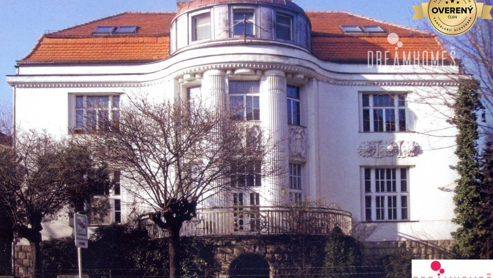 PREDAJ - Krásny veľkometrážny byt v historickej vile - Palisády