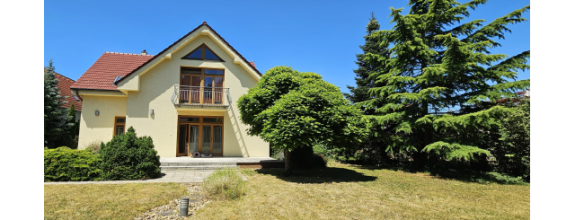 PREDAJ - Krásny priestranný rodinný dom vo Vajnoroch